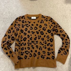 Ladies old navy crew neck sweater